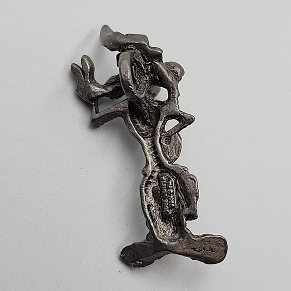 Vintage 1992 Wile E Coyote Peace Pewter Pendant Looney Tunes Warner Bros 2.5" - Picture 3 of 4